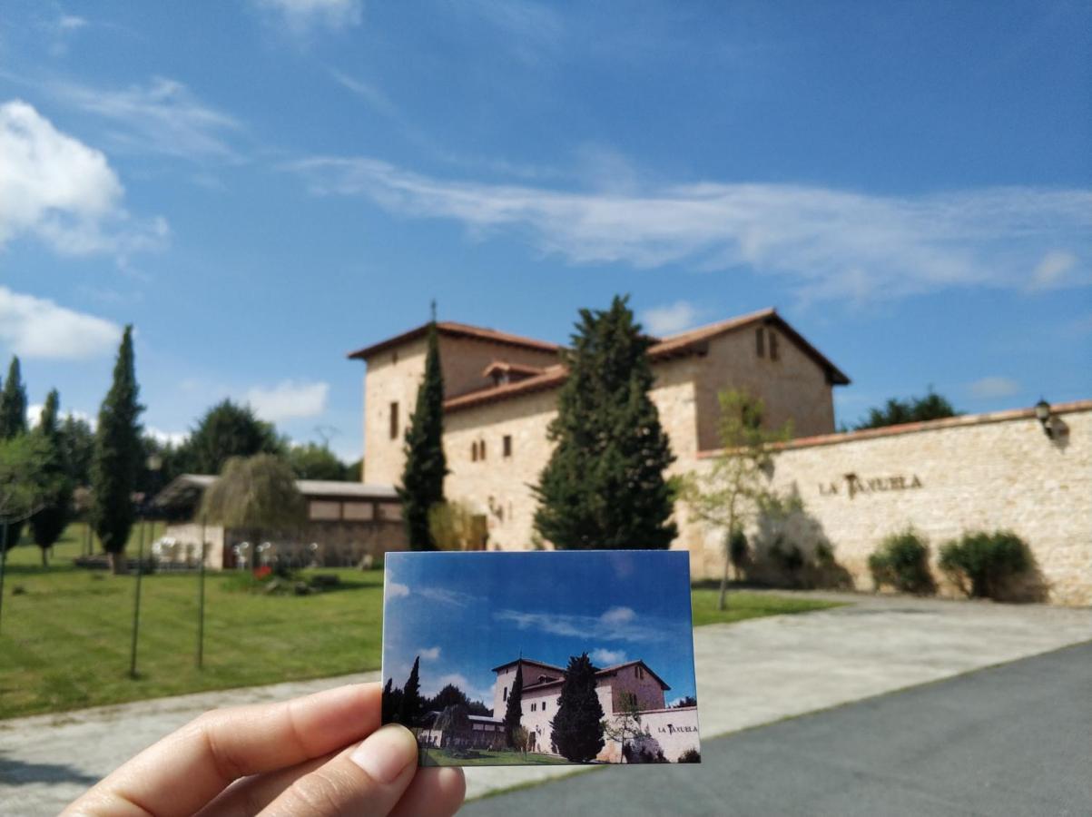 Posada Torre Palacio La Taxuela Villanueva la Lastra Εξωτερικό φωτογραφία