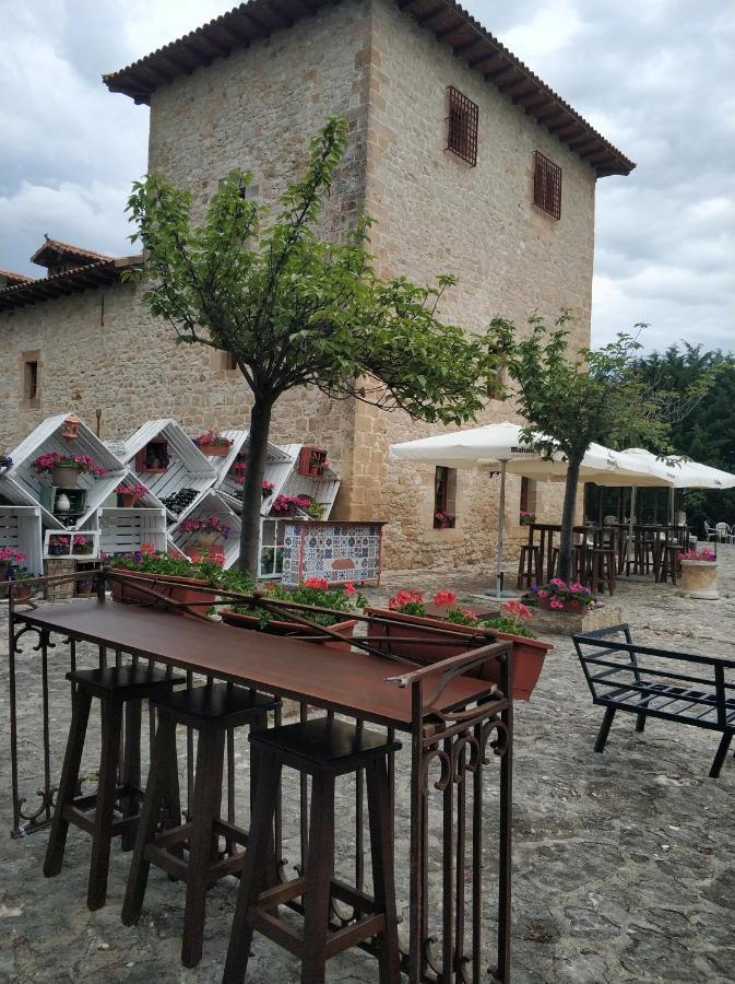 Posada Torre Palacio La Taxuela Villanueva la Lastra Εξωτερικό φωτογραφία