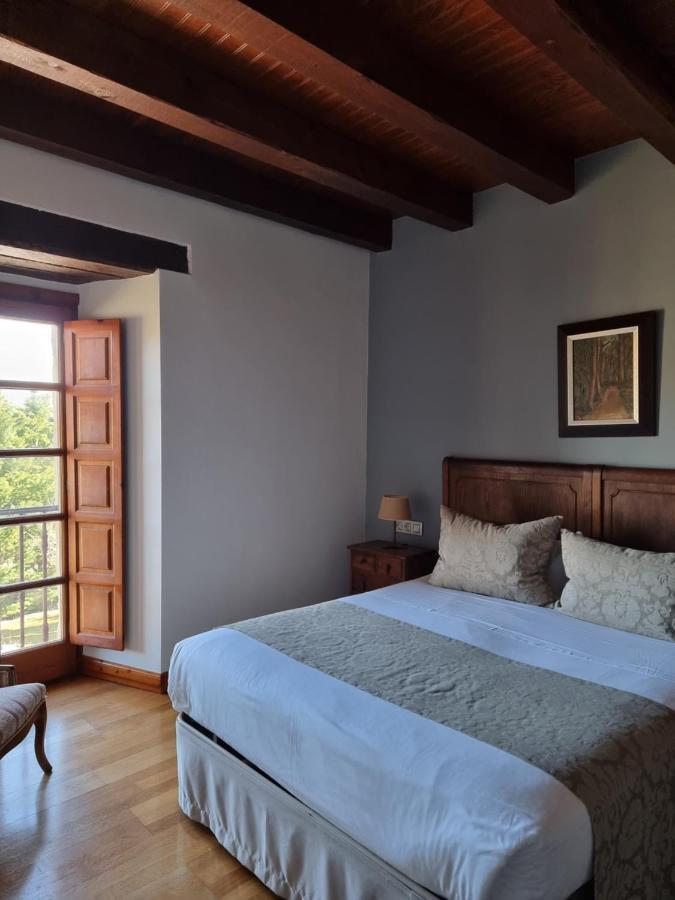 Posada Torre Palacio La Taxuela Villanueva la Lastra Εξωτερικό φωτογραφία