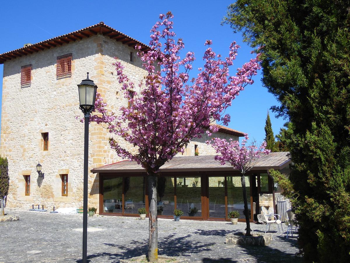 Posada Torre Palacio La Taxuela Villanueva la Lastra Εξωτερικό φωτογραφία